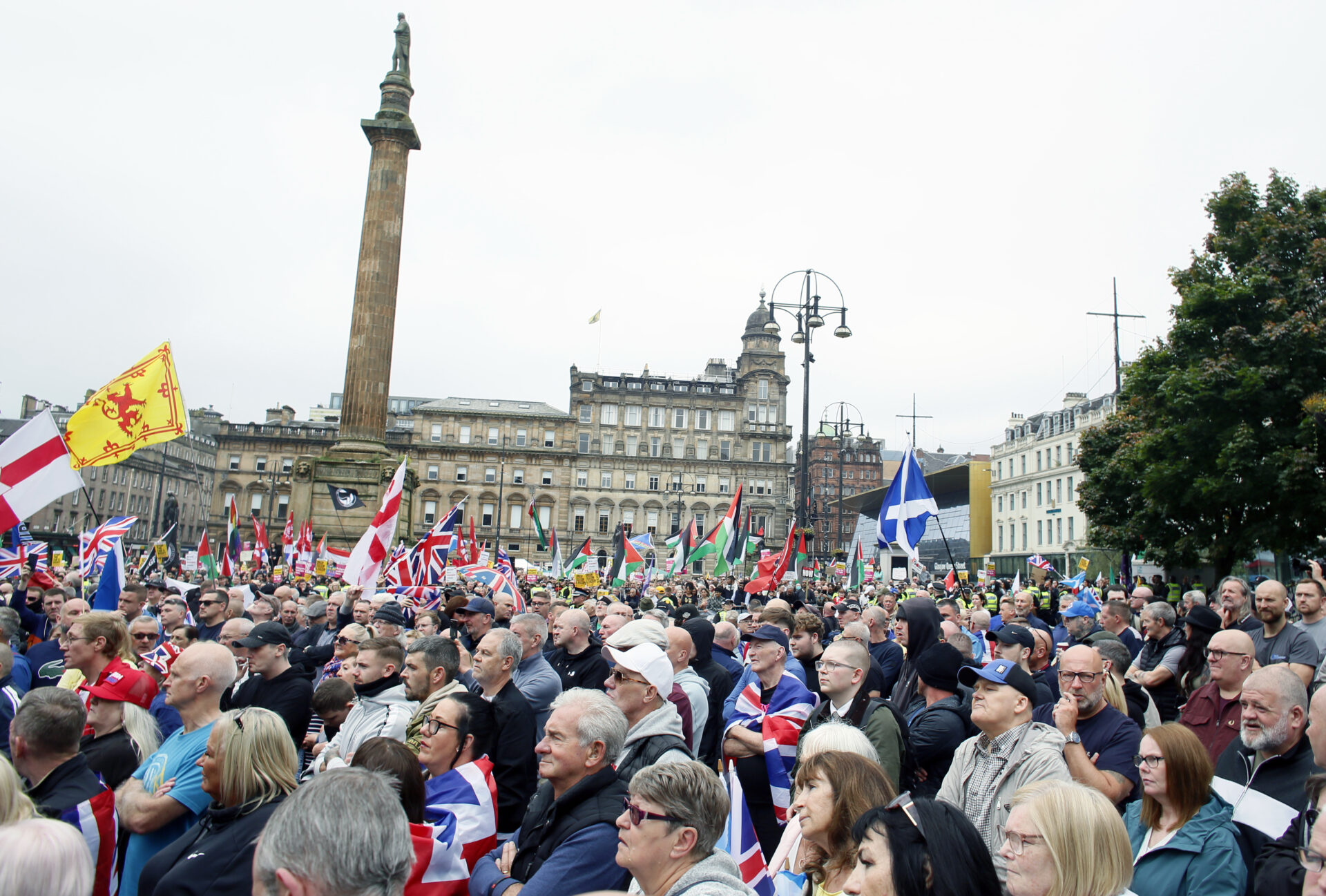 Anti immigration protest, George Square Glasgow. Copyright: Angela Catlin.